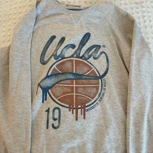 UCLA SWEATSHIRT